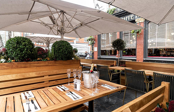 whitehorsesw6-groupbookings-img-garden.jpg